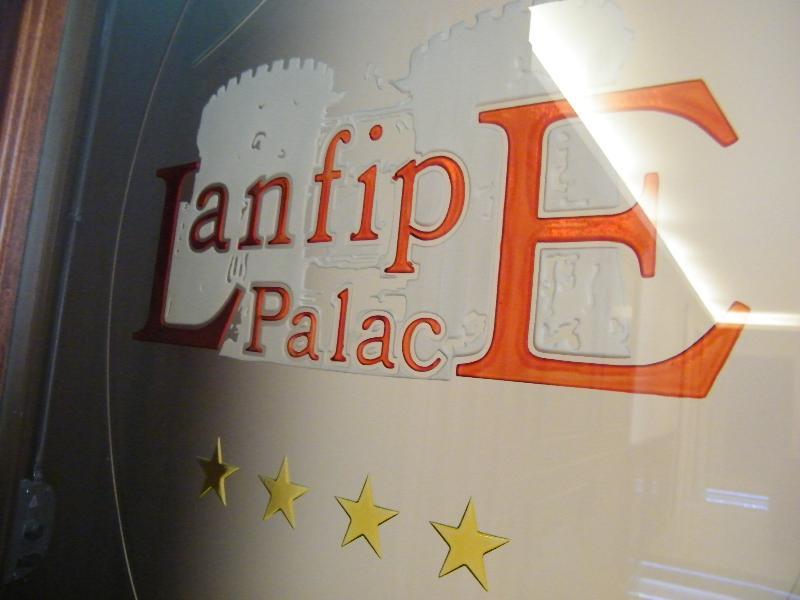 Hotel Lanfipe Palace เนเปิลส์ ภายนอก รูปภาพ